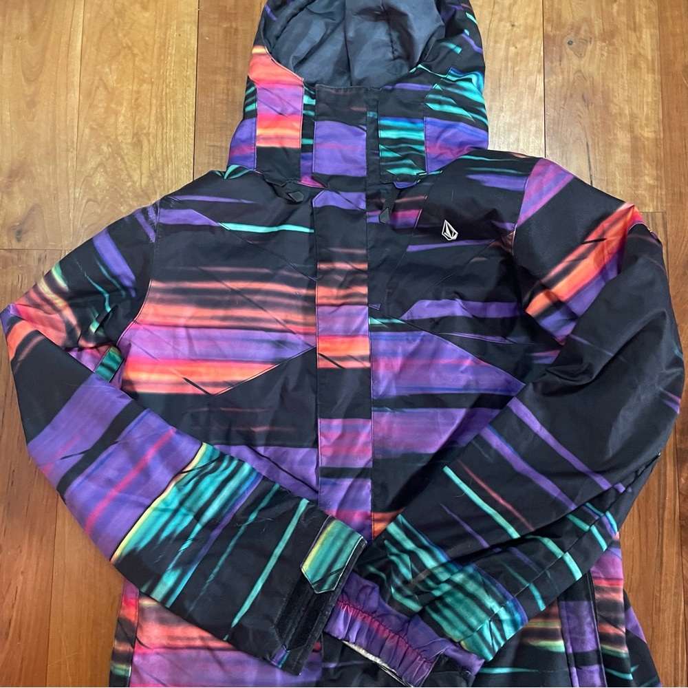 SOLD: Volcom ski jacket size medium
